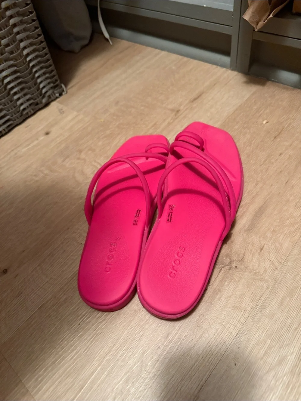 CROCS Women's Miami Toe Loop Sandals - Hot Pink